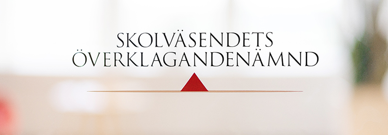 Bild på Skolväsendets överklagandenämnds logotyp på glas