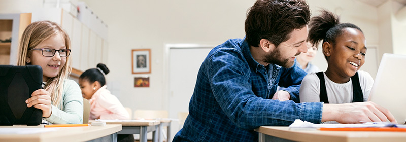 En lektion med lärare och elever